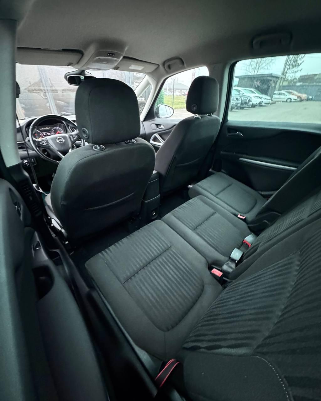 Opel Zafira C · Рестайлинг , 2017 г., механика, дизель - фото 11