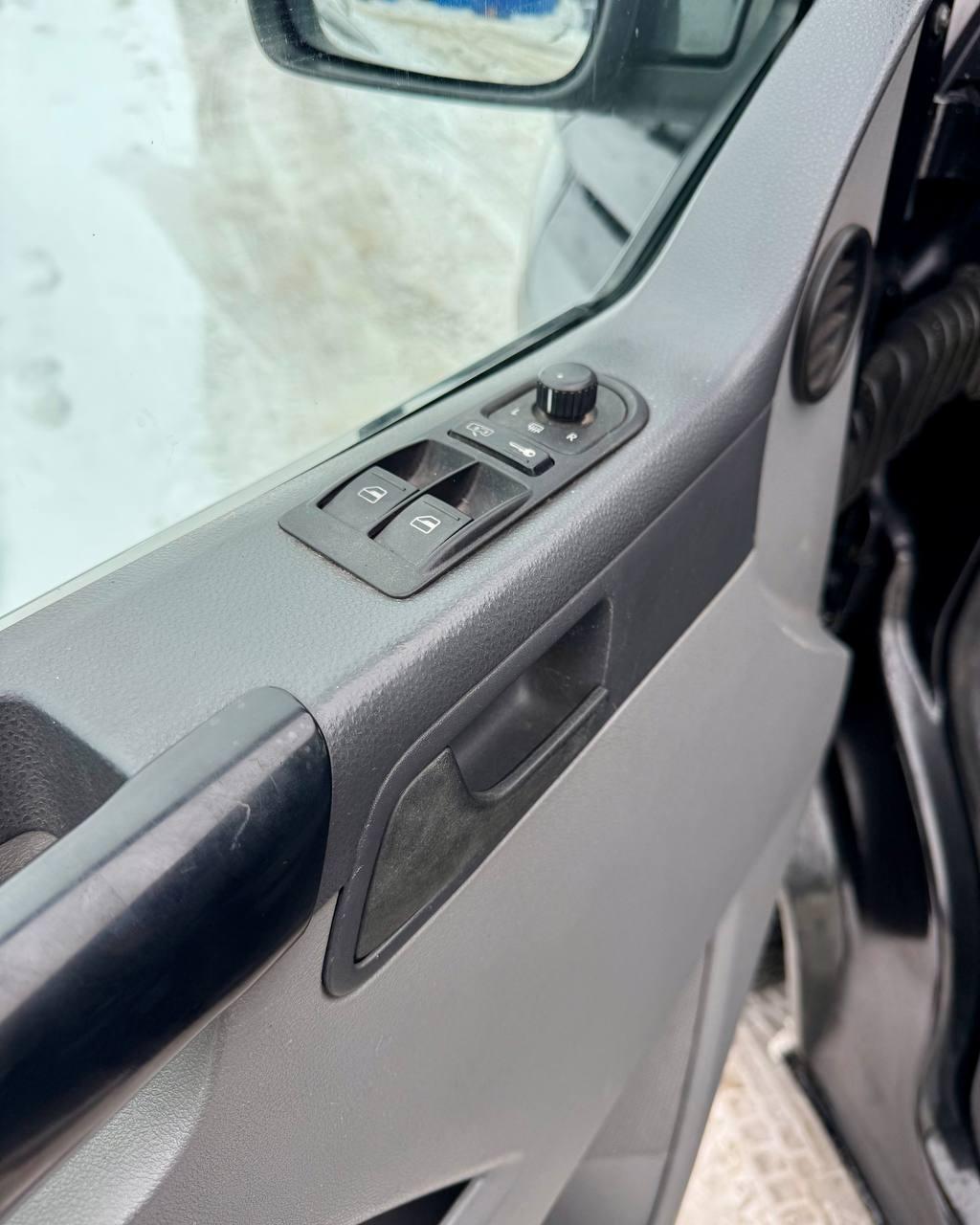 Volkswagen Transporter T5 , 2006 г., механика, дизель - фото 9