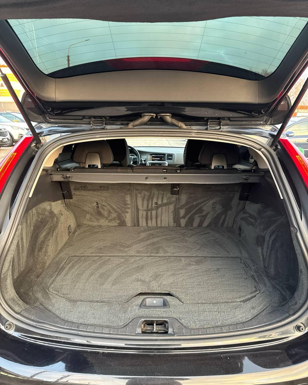 Volvo V60 I · Рестайлинг , 2011 г., механика, дизель - фото 9