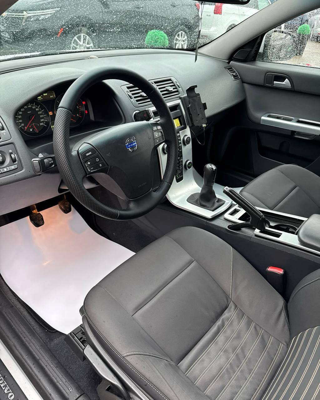 Volvo V50 I · 2-й рестайлинг , 2010 г., механика, дизель - фото 10