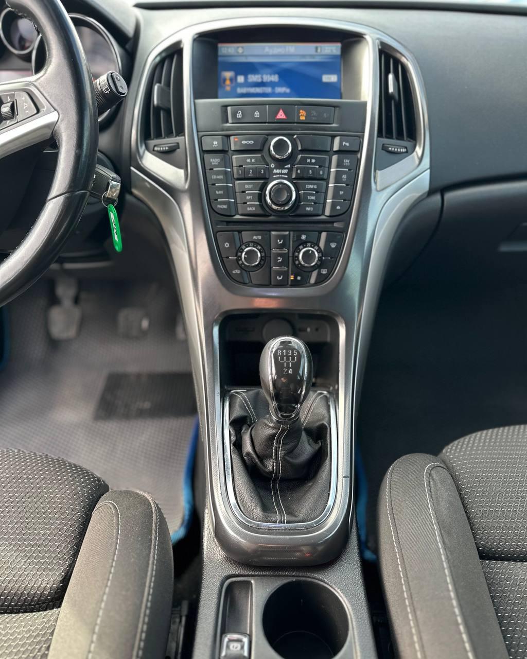 Opel Astra J , 2011 г., механика, дизель - фото 10