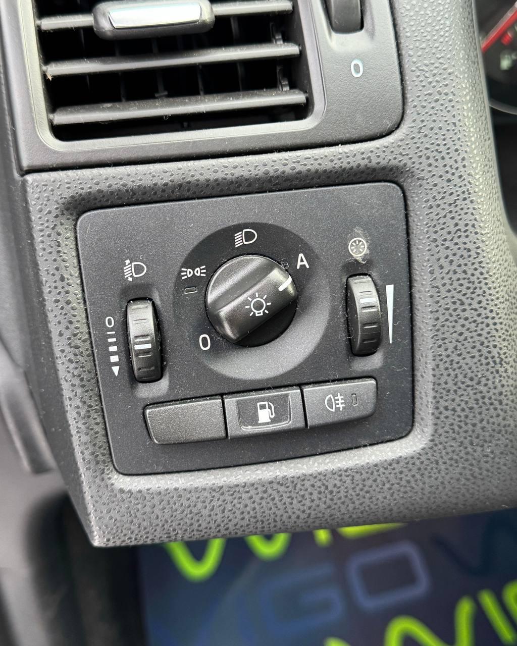 Volvo V50 I · 2-й рестайлинг , 2012 г., механика, дизель - фото 17