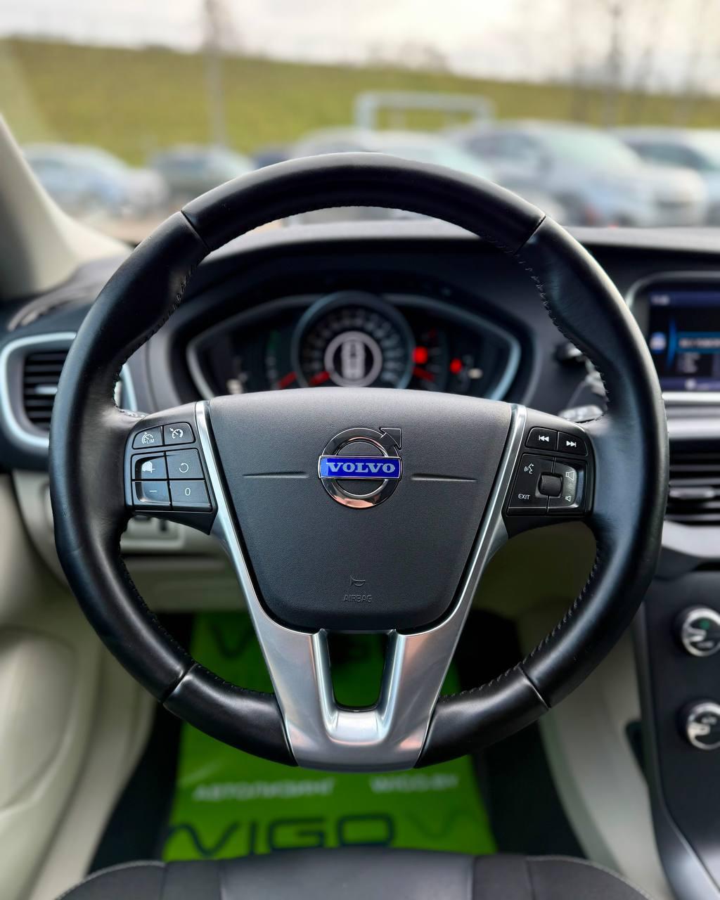 Volvo V40 II , 2013 г., механика, дизель - фото 10