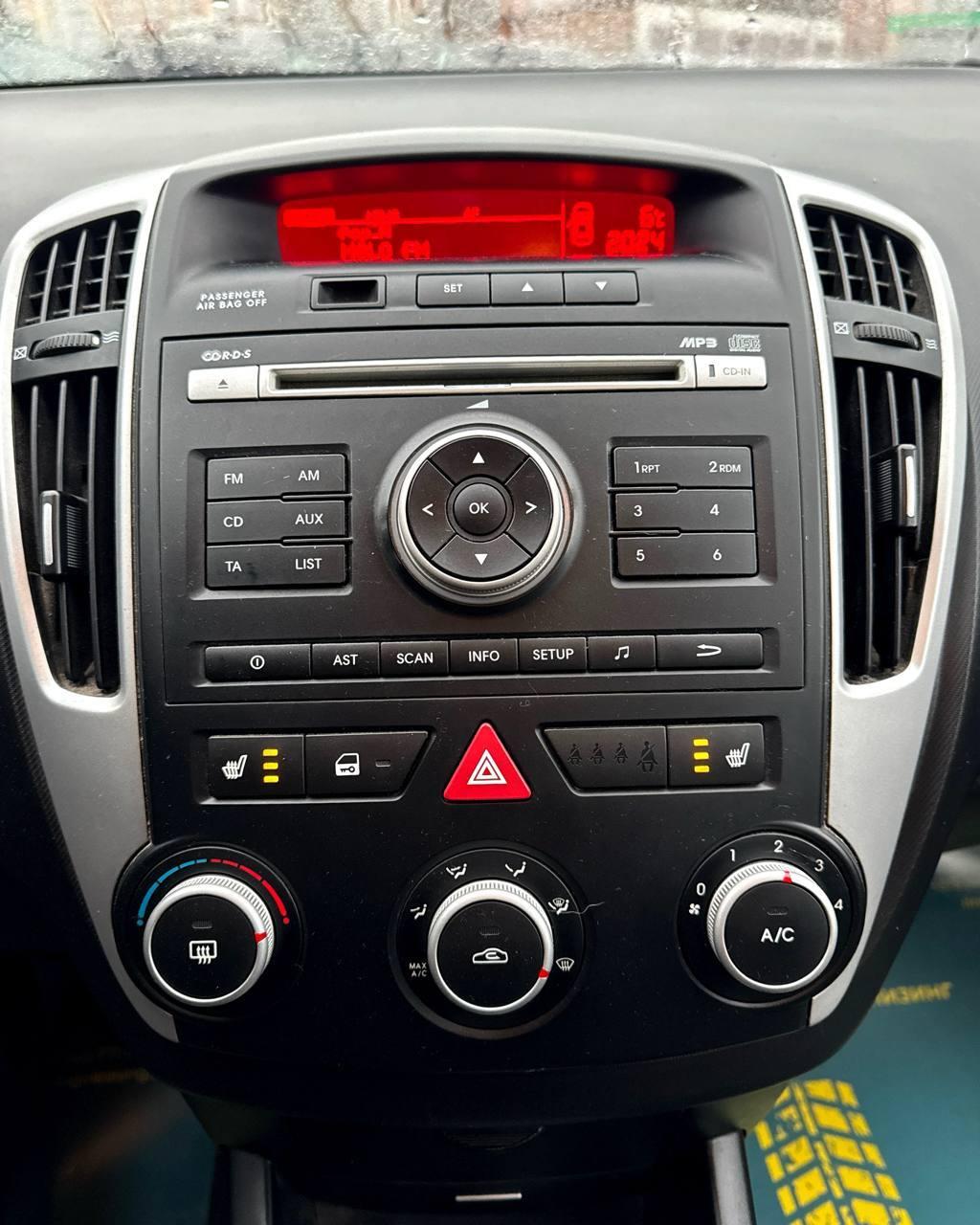 Kia Cee'd I · Рестайлинг , 2012 г., механика, бензин - фото 14