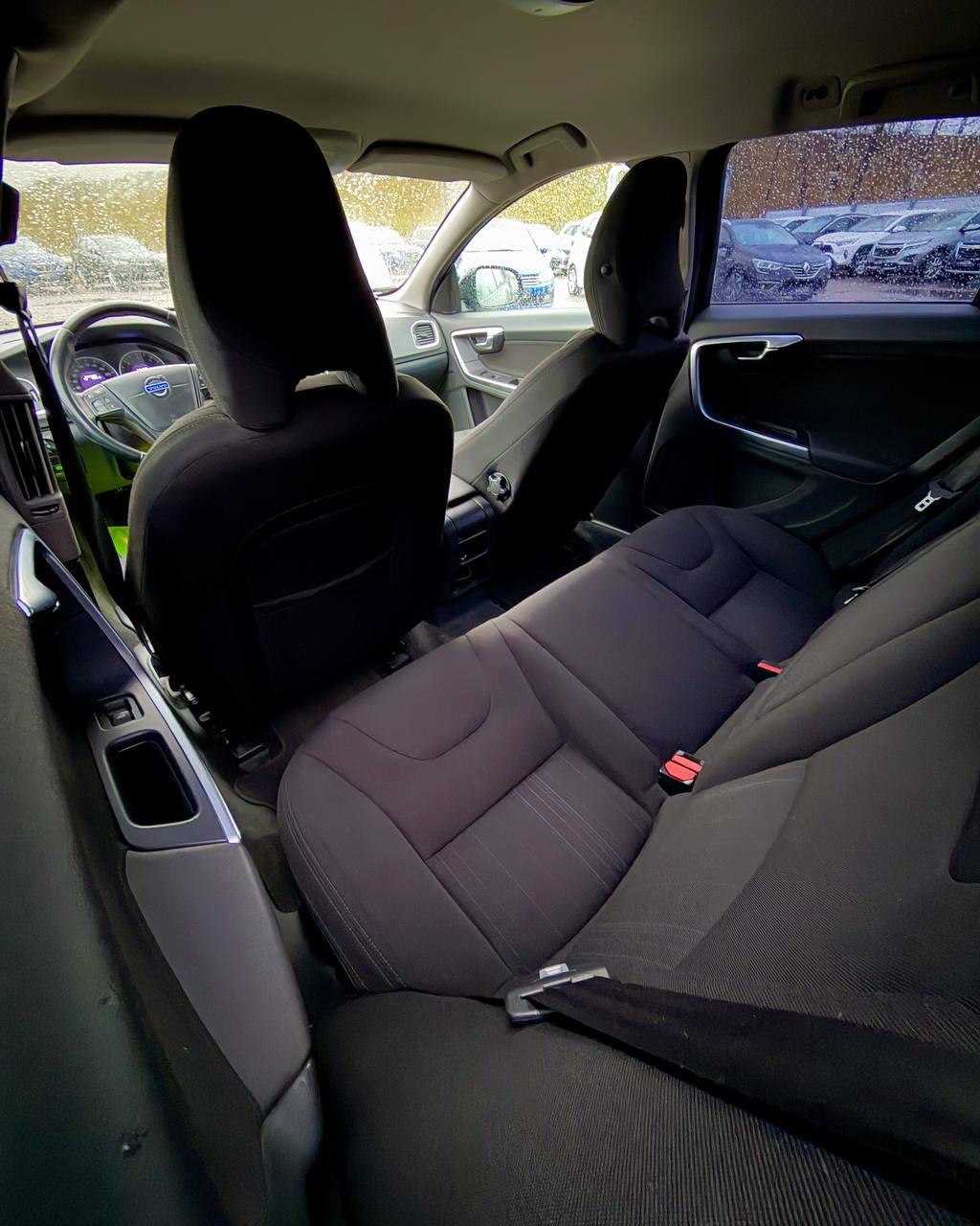 Volvo V60 I , 2011 г., механика, дизель - фото 12