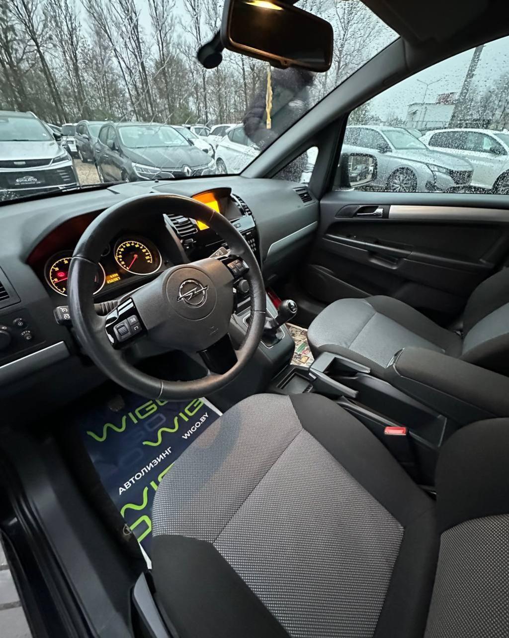 Opel Zafira B · Рестайлинг , 2013 г., механика, дизель - фото 7