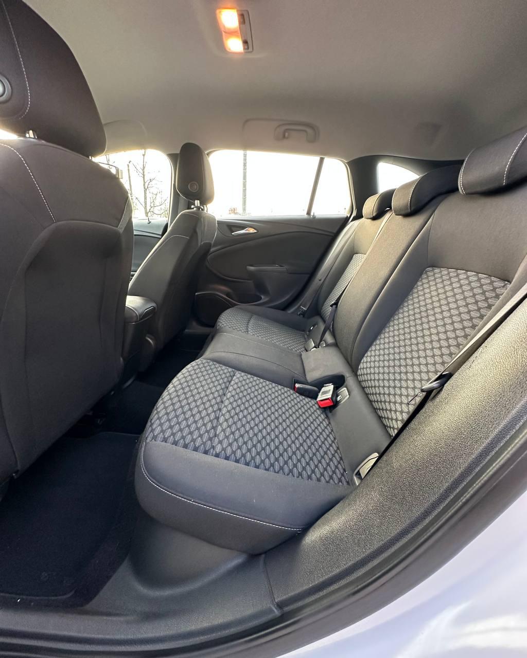 Opel Astra K · Рестайлинг , 2021 г., механика, бензин - фото 8