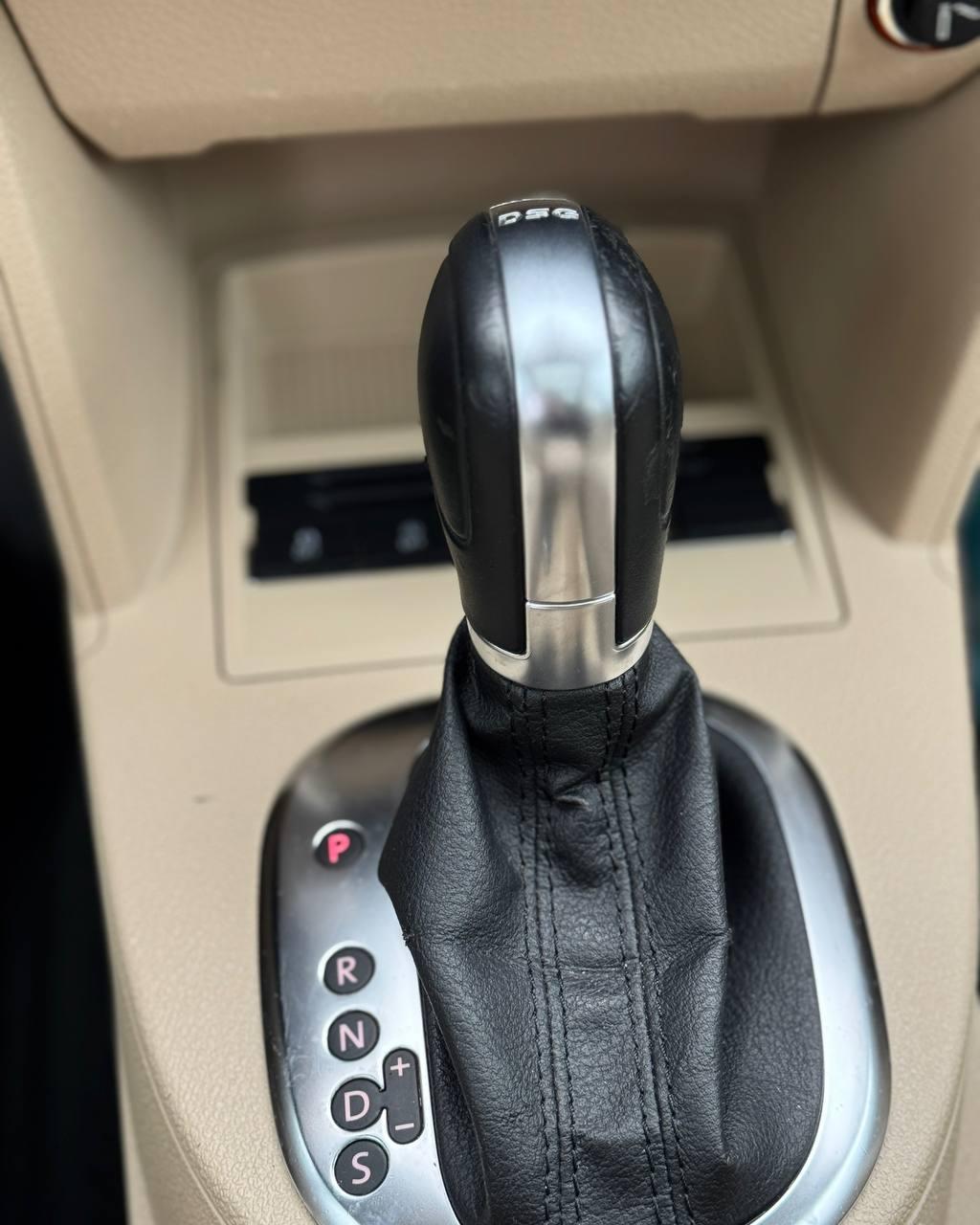 Volkswagen Touran I · 2-й рестайлинг , 2013 г., робот, дизель - фото 17