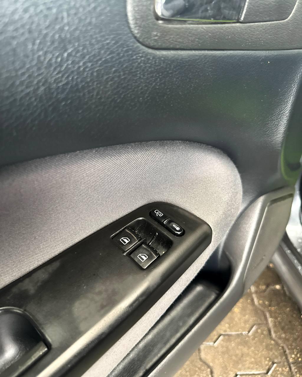 Skoda Octavia I · Рестайлинг , 2008 г., механика, бензин  - фото 9