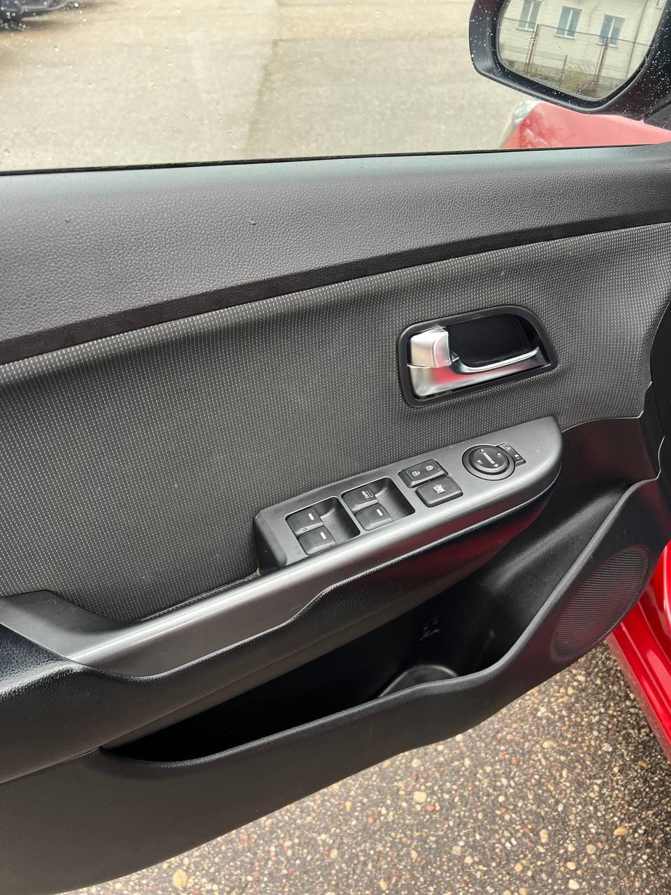 Kia Rio III · Рестайлинг , 2015 г., автомат, бензин  - фото 9