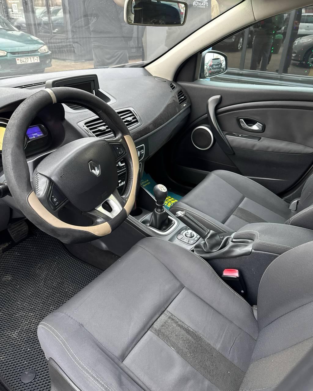 Renault Megane III , 2010 г., механика, дизель - фото 10