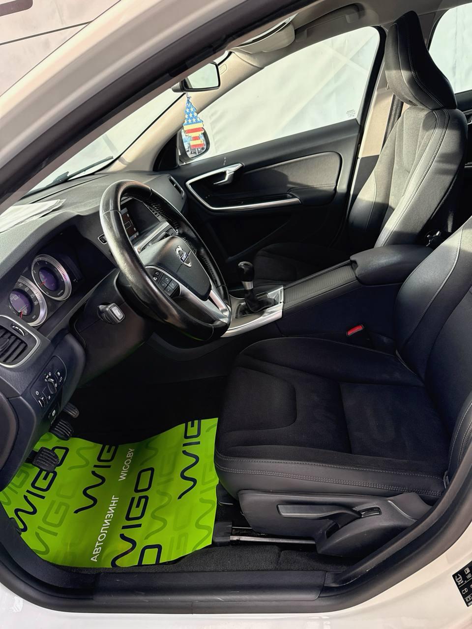 Volvo V60 I , 2011 г., механика, дизель - фото 10