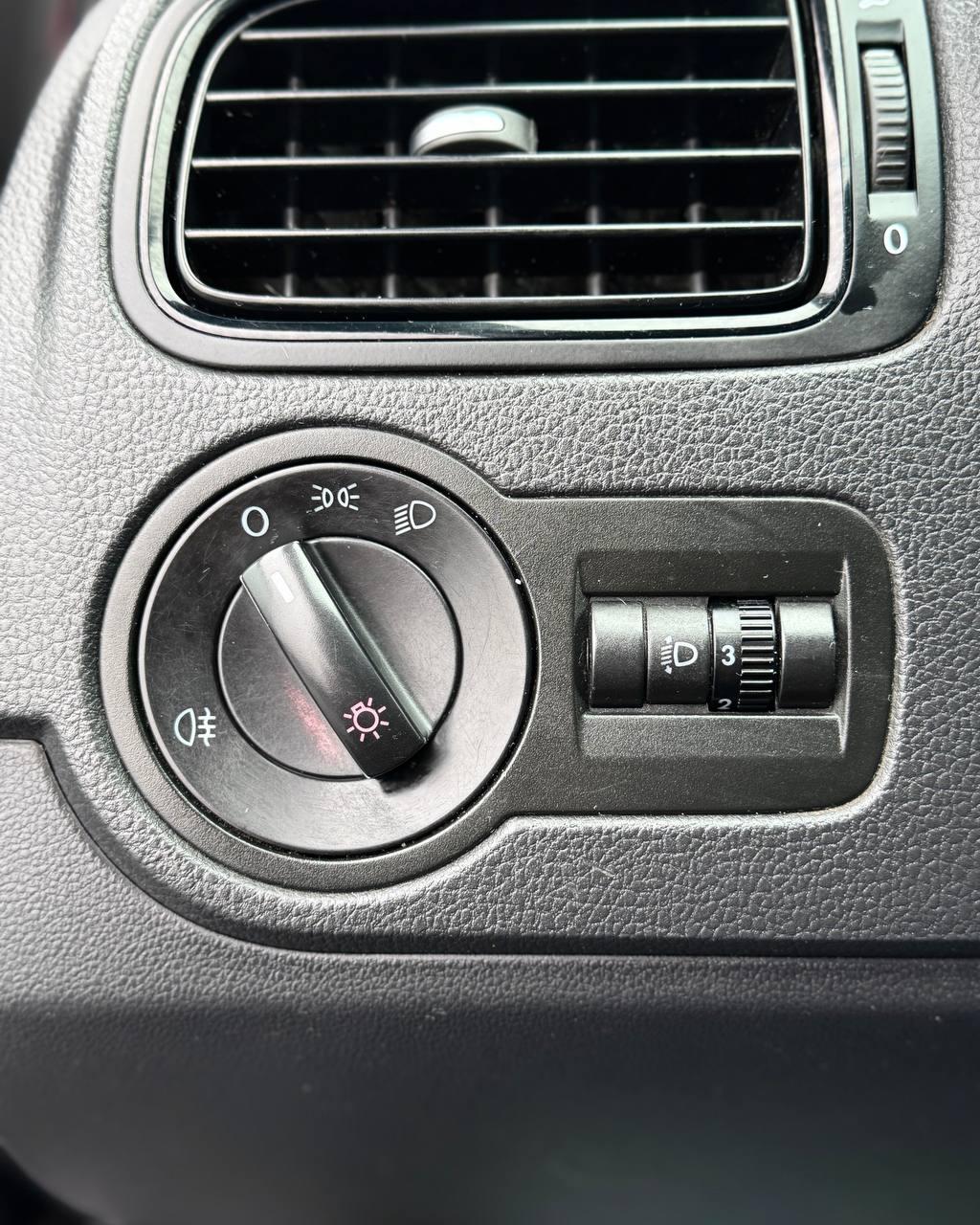 Volkswagen Polo Sedan I , 2012 г., механика, бензин - фото 17