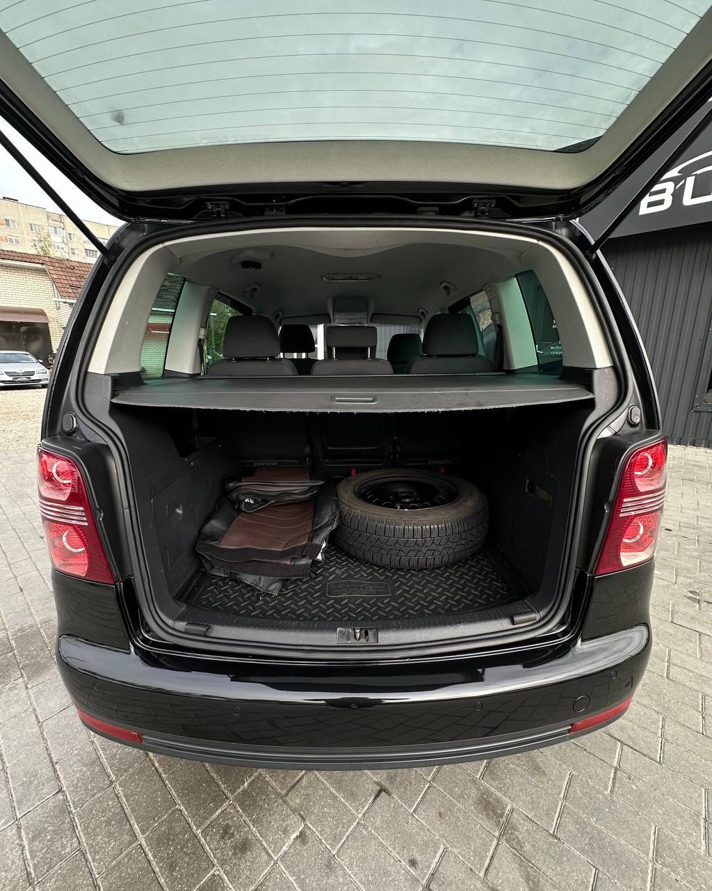 Volkswagen Touran I · Рестайлинг , 2010 г., механика, дизель - фото 12