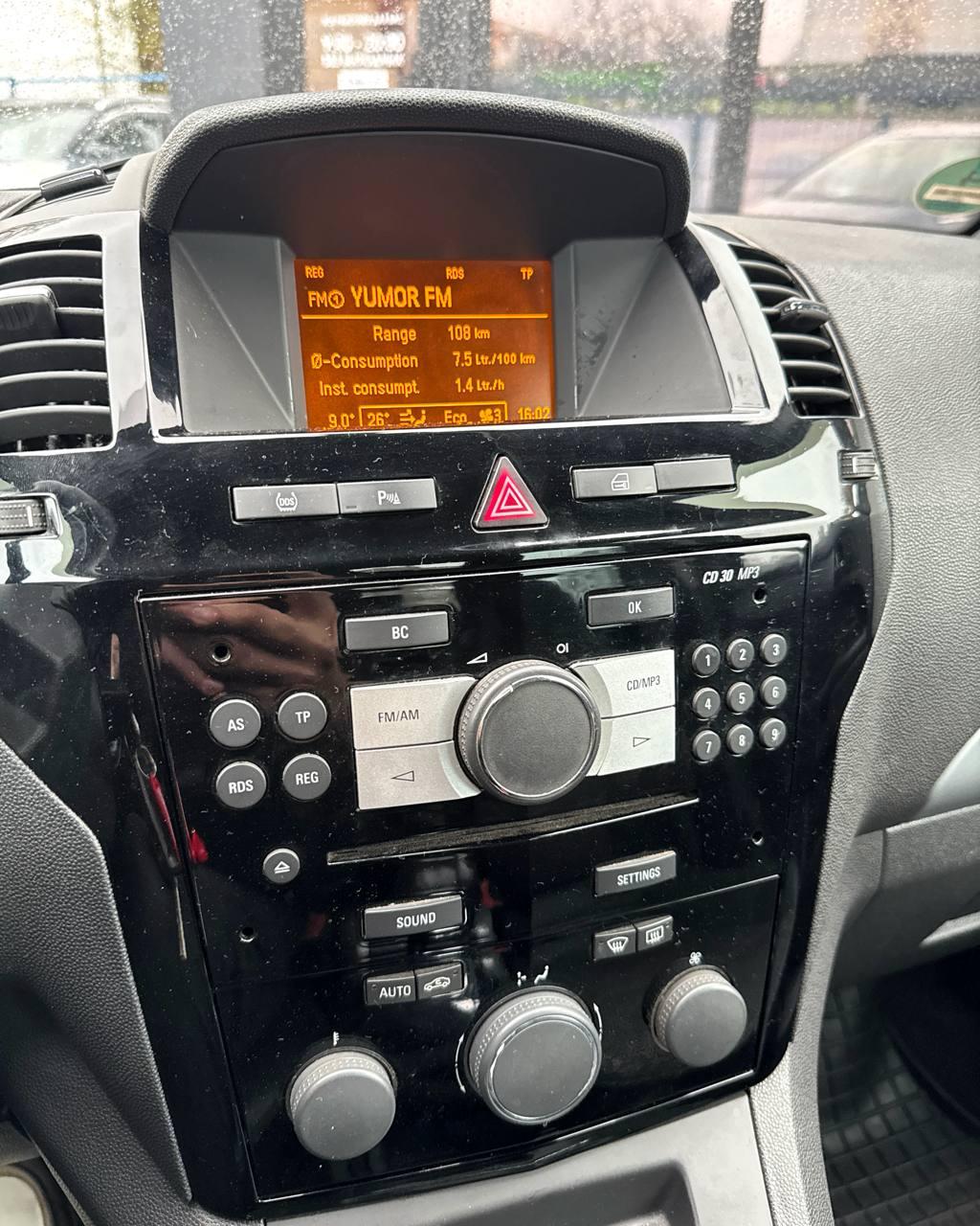 Opel Zafira B · Рестайлинг , 2009 г., механика, дизель - фото 9