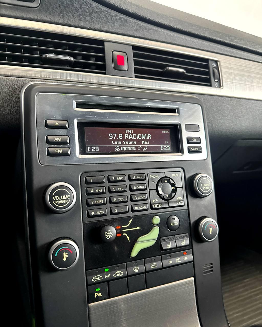 Volvo V70 III , 2010 г., механика, дизель - фото 12