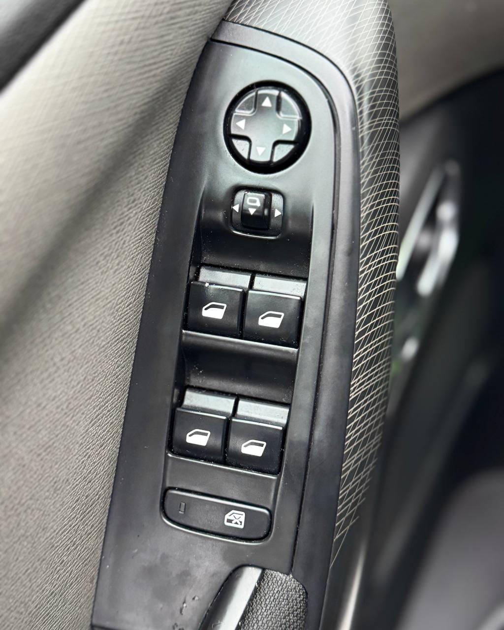 Citroen C4 Picasso II , 2014 г., механика, дизель - фото 17