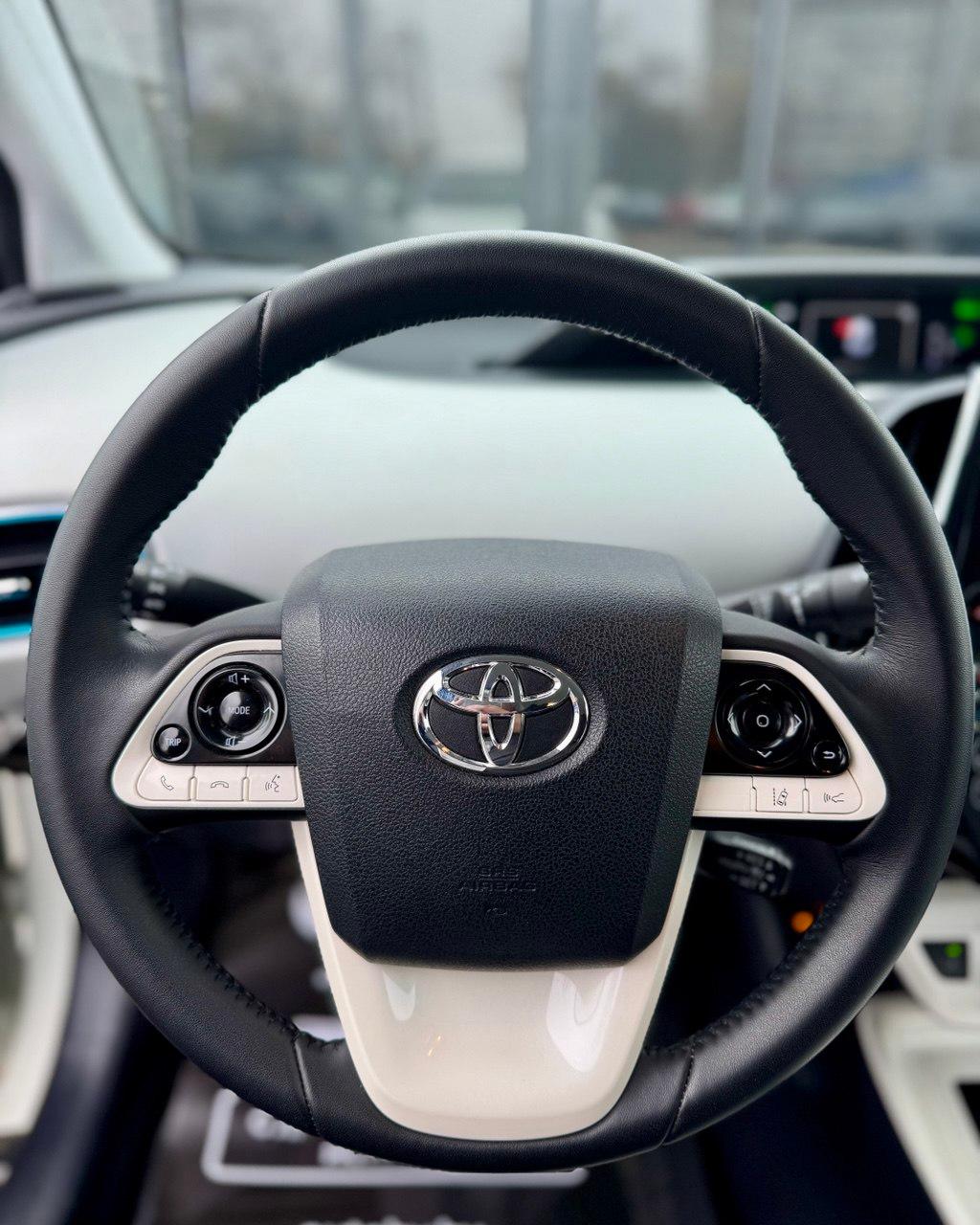 Toyota Prius IV (XW50) · Рестайлинг , 2018 г., вариатор, бензин - фото 15