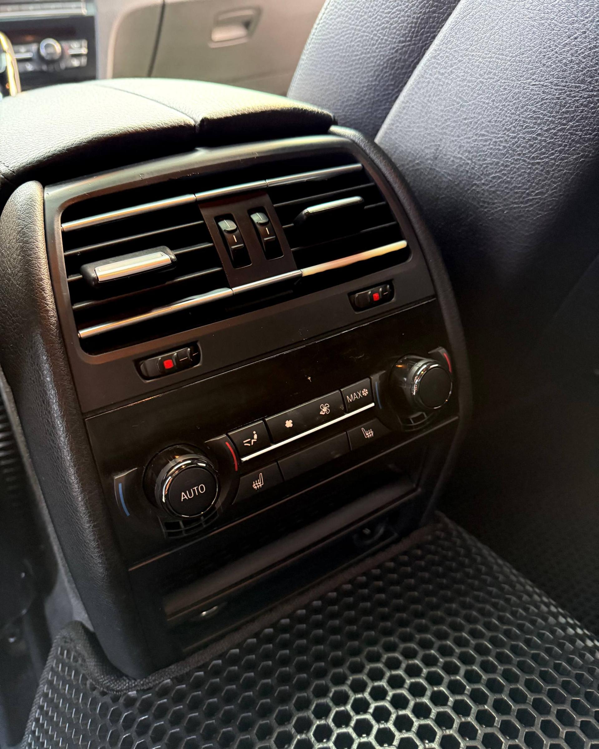 BMW 7 серия F01 F04 , 2009 г., автомат, дизель - фото 16