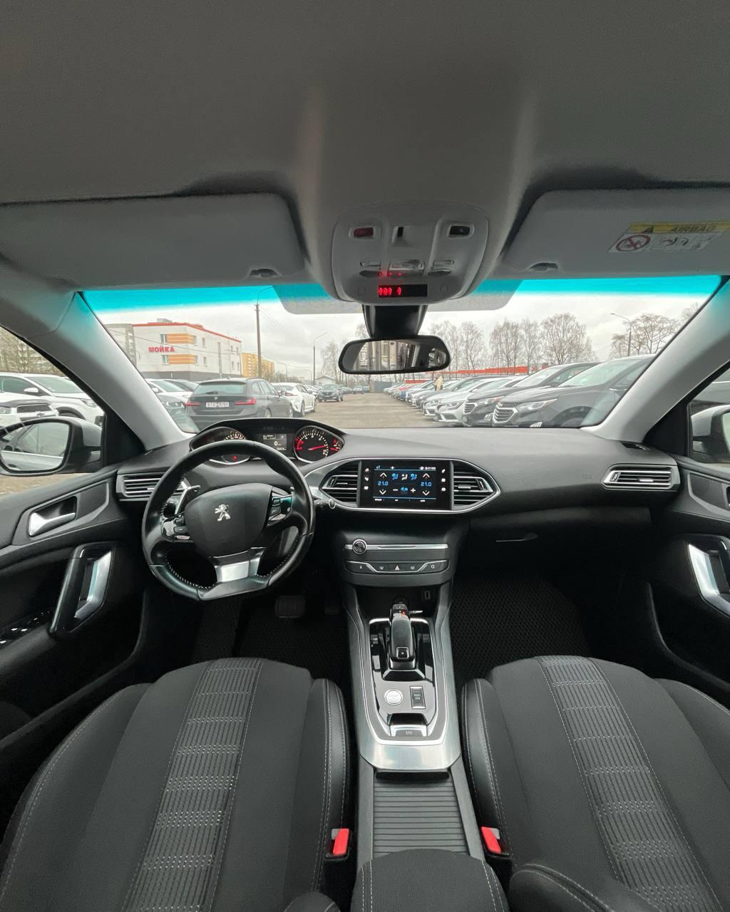 Peugeot 308 T9 · Рестайлинг , 2018 г., автомат, дизель - фото 9