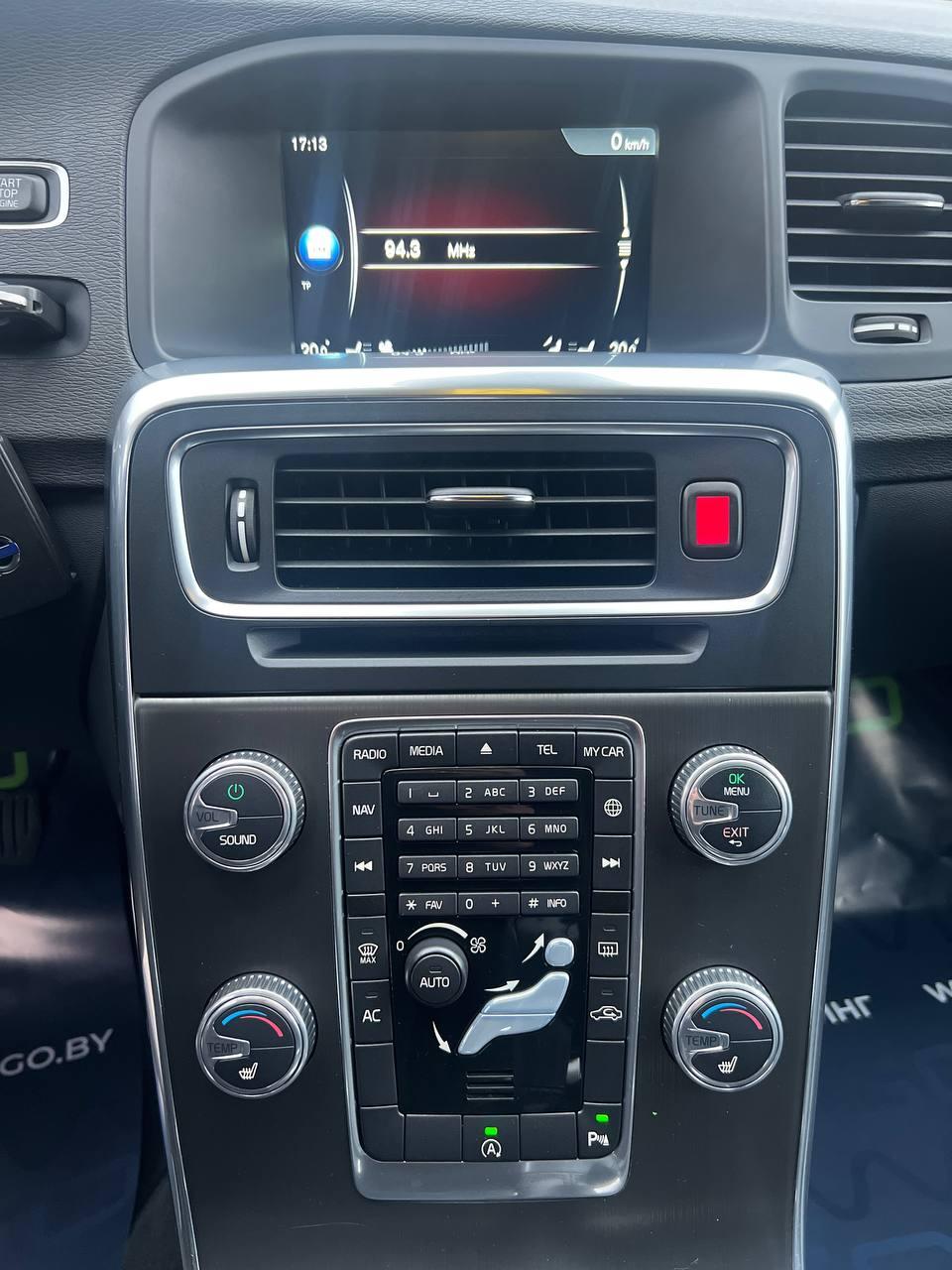 Volvo V60 I · Рестайлинг , 2014 г., механика, дизель - фото 12