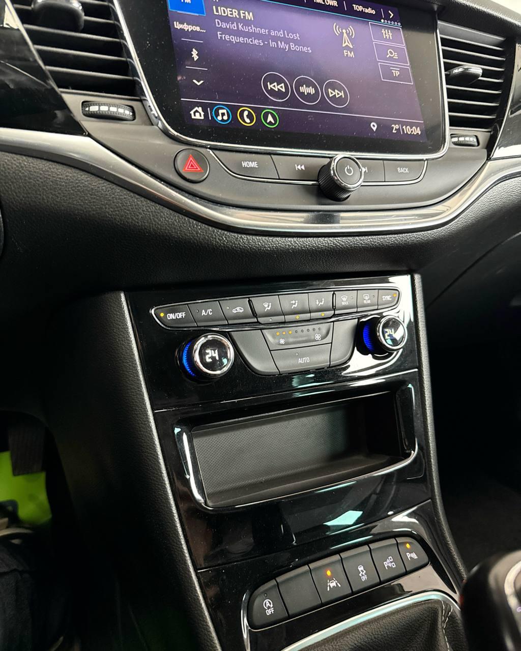 Opel Astra K · Рестайлинг , 2019 г., механика, дизель - фото 13