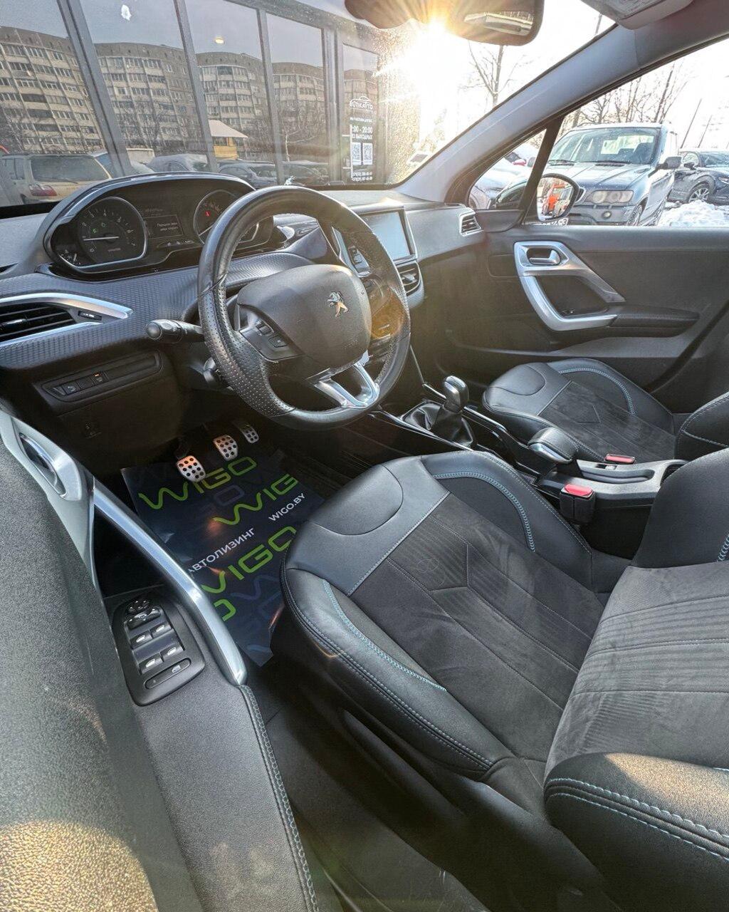 Peugeot 2008 I · Рестайлинг , 2017 г., механика, бензин - фото 10