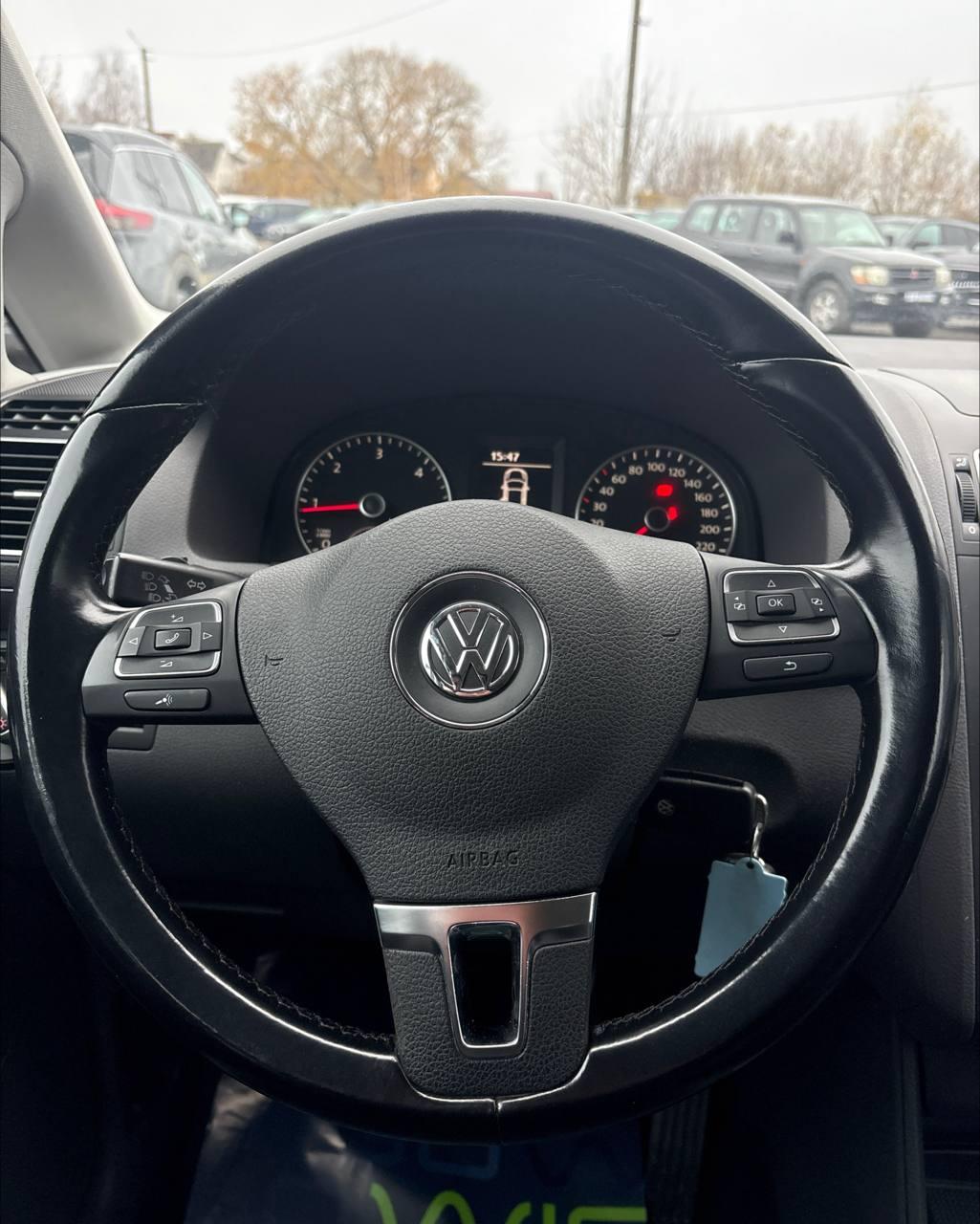 Volkswagen Touran I · 2-й рестайлинг , 2011 г., механика, дизель - фото 15