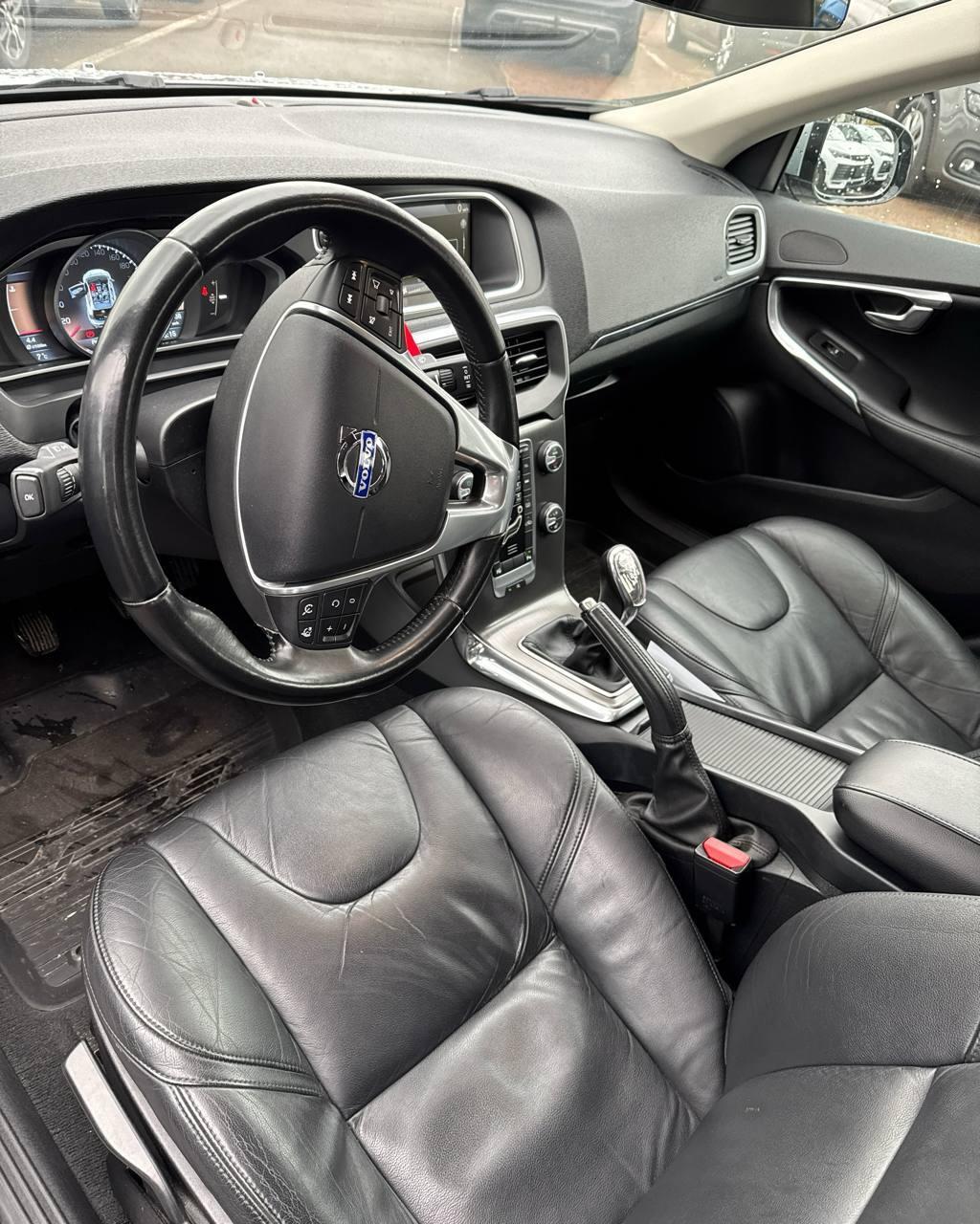 Volvo V40 II , 2012 г., механика, дизель - фото 10