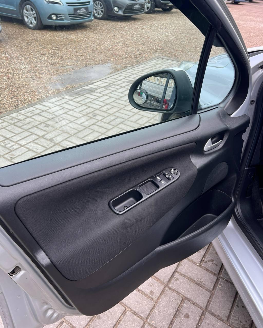 Peugeot 207 I · Рестайлинг , 2011 г., механика, бензин - фото 9