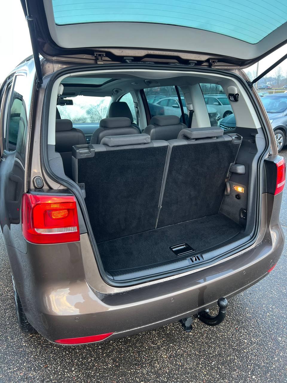 Volkswagen Touran I · 2-й рестайлинг , 2012 г., механика, дизель - фото 18