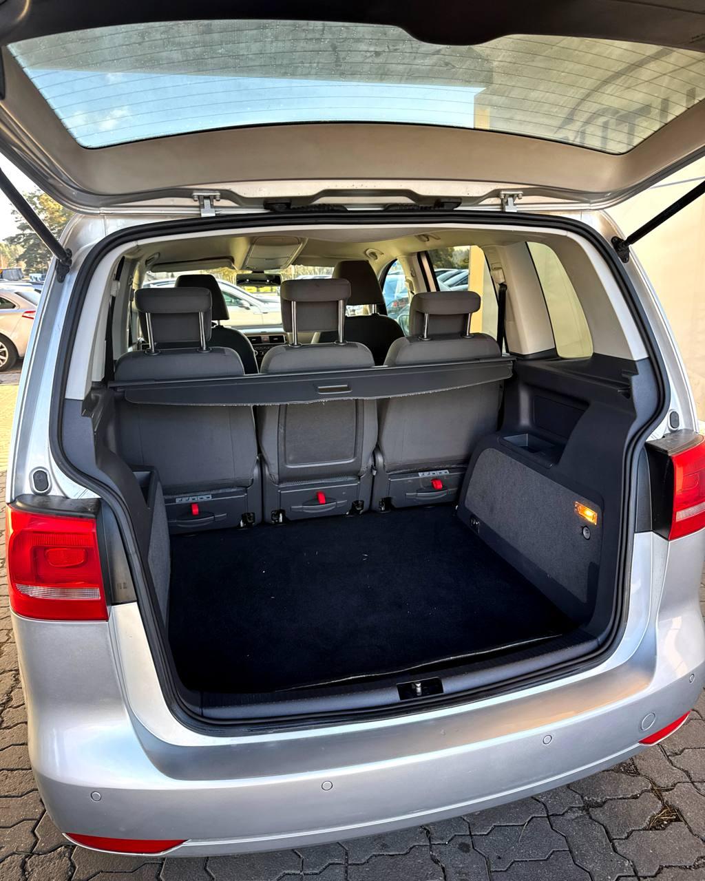 Volkswagen Touran I · 2-й рестайлинг , 2011 г., механика, дизель - фото 14