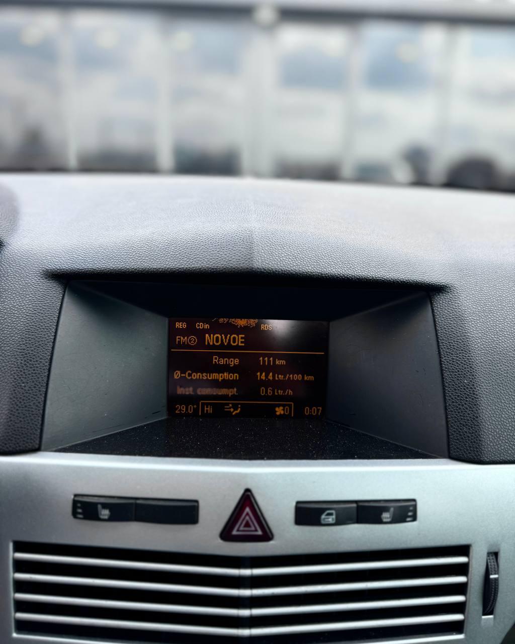 Opel Astra H · Рестайлинг , 2010 г., механика, бензин - фото 16