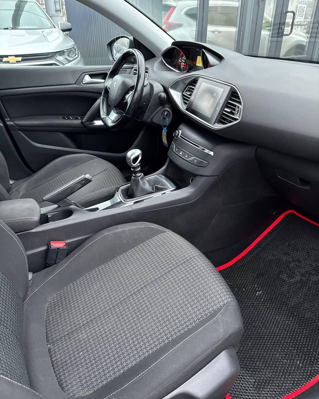 Peugeot 308 T9 · Рестайлинг , 2019 г., механика, дизель - фото 13