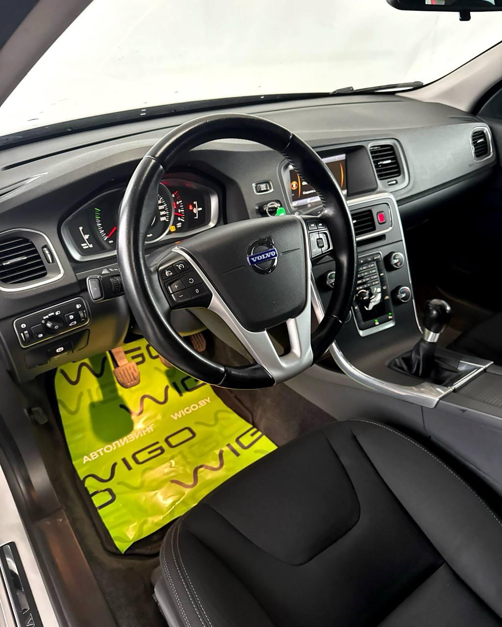 Volvo V60 I · Рестайлинг , 2013 г., механика, дизель - фото 11