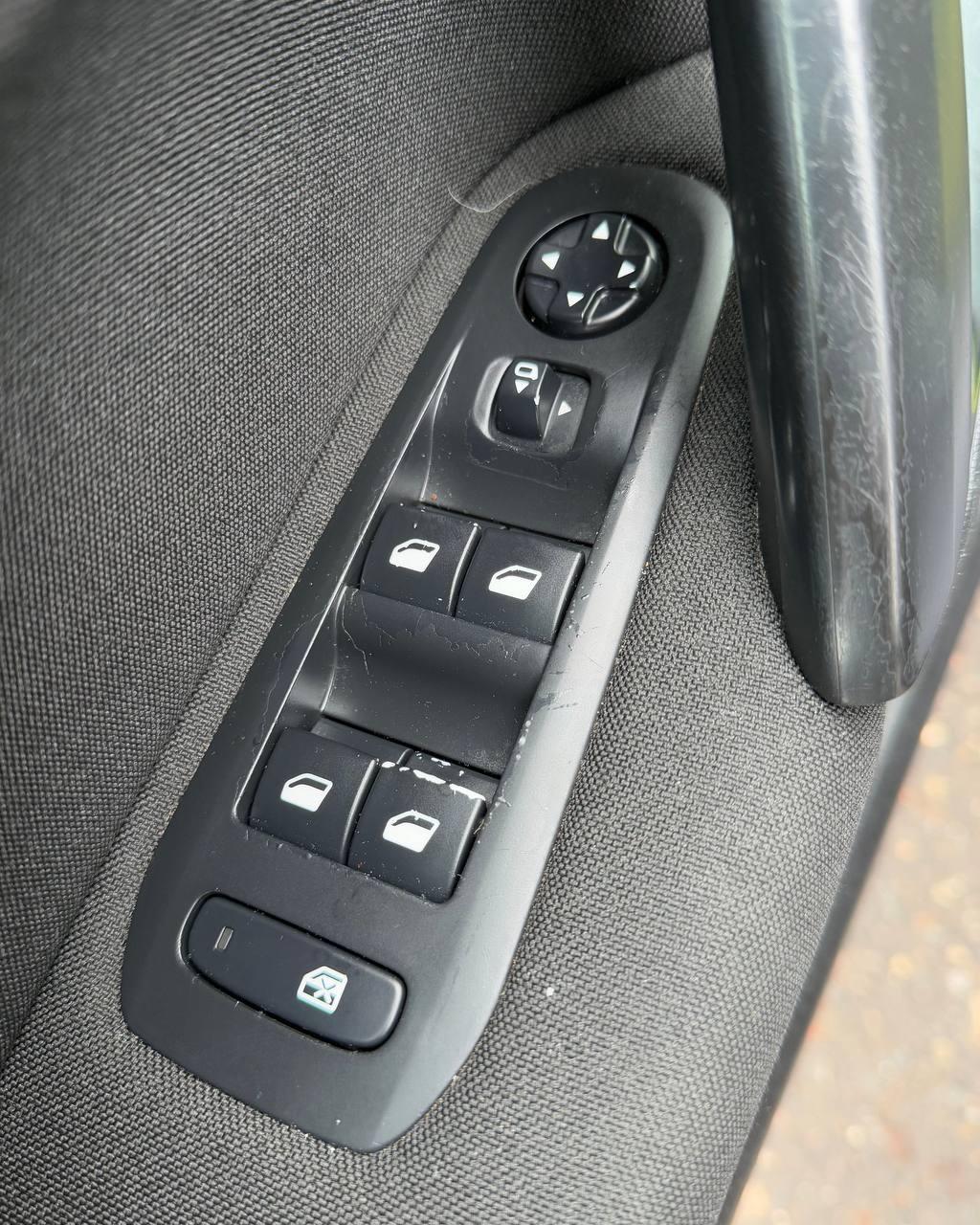 Peugeot 308 T9 , 2016 г., механика, бензин - фото 16