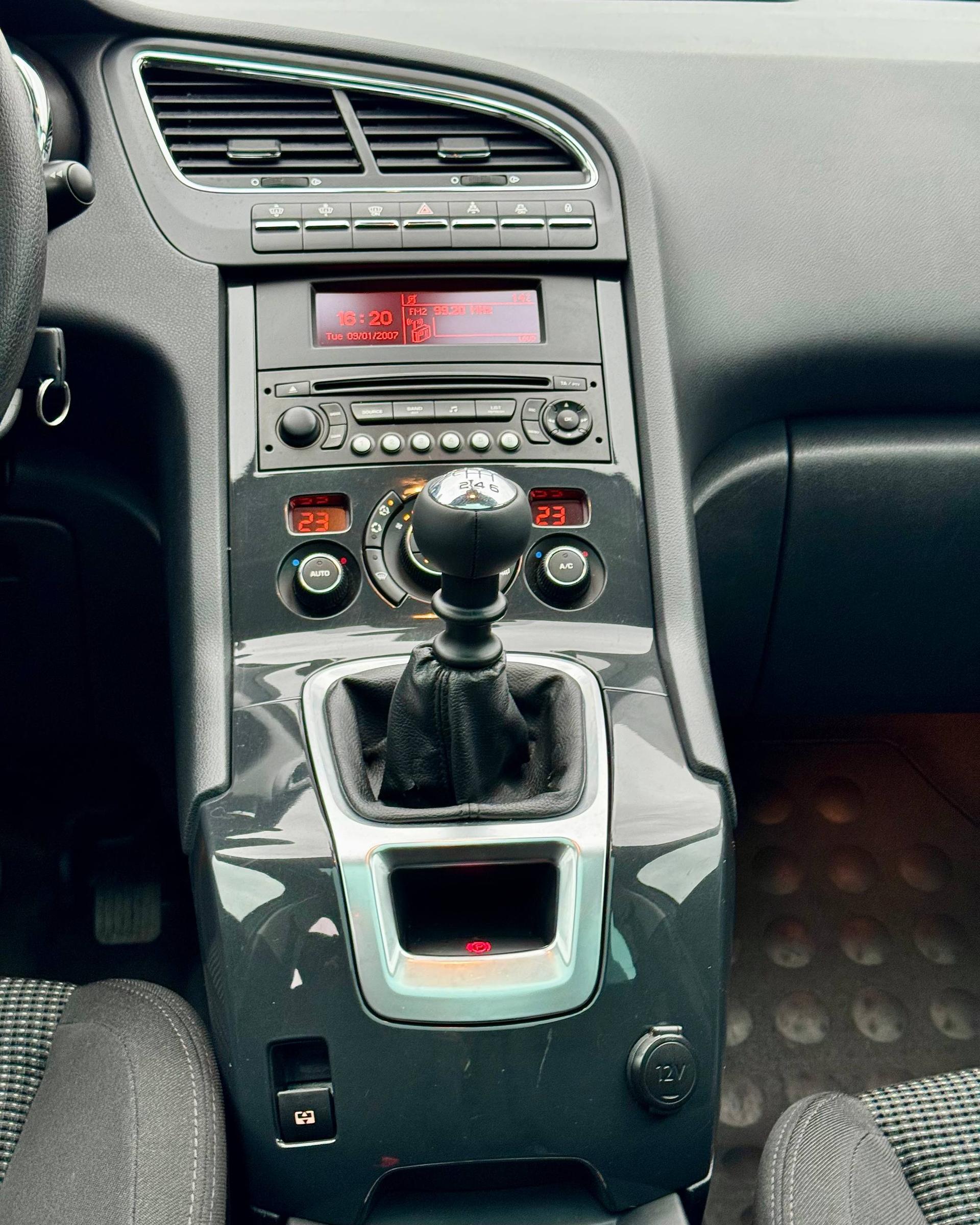 Peugeot 5008 I , 2010 г., механика, дизель  - фото 12