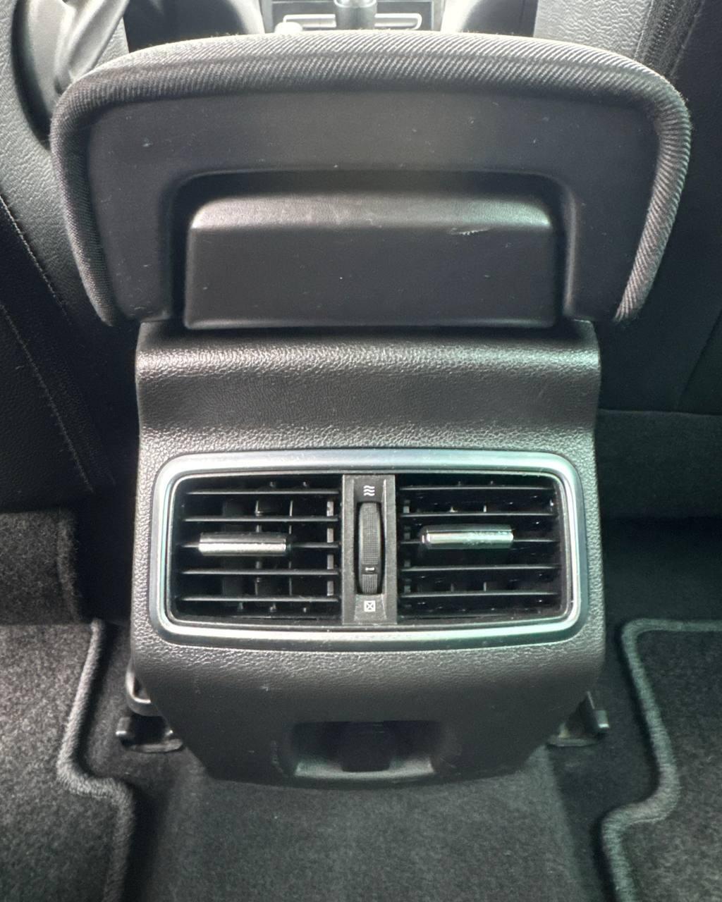 RENAULT MEGANE, 2018 г., механика, бензин - фото 20