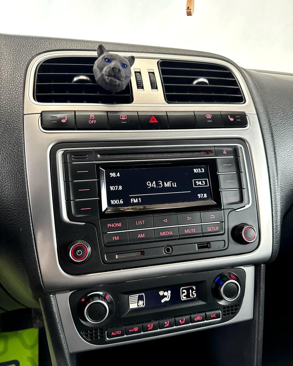 Volkswagen Polo Sedan I · Рестайлинг , 2017 г., робот, бензин - фото 12