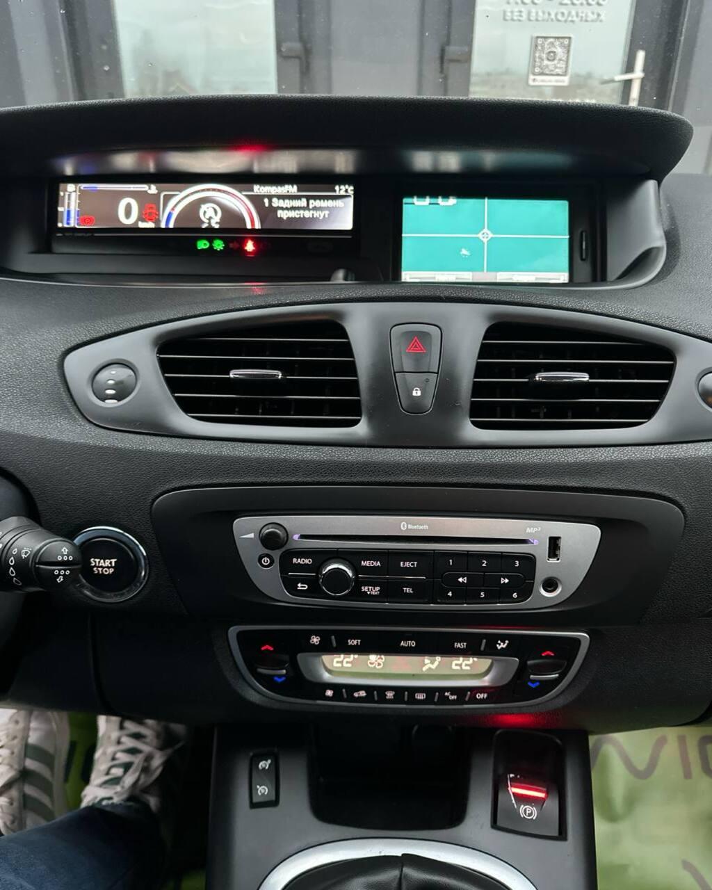 Renault Grand Scenic III · 2-й рестайлинг , 2015 г., механика, дизель - фото 16