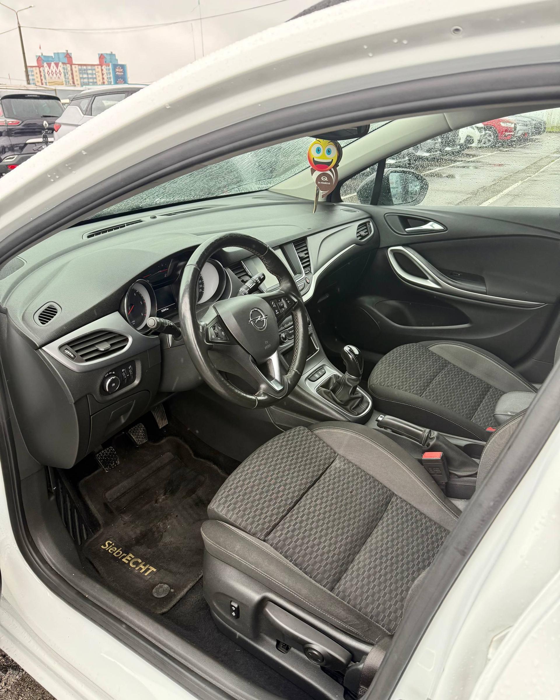 Opel Astra K · Рестайлинг , 2020 г., механика, дизель - фото 9