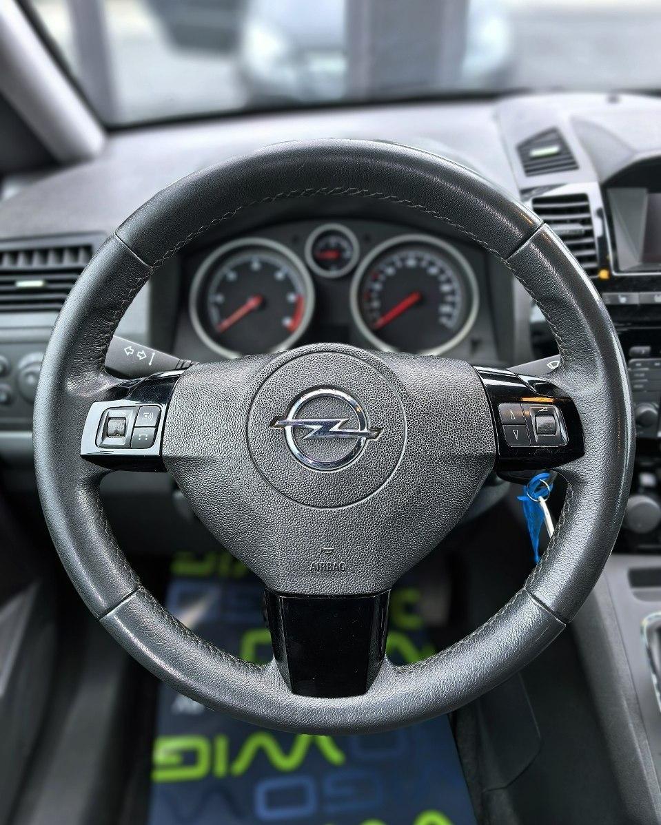 Opel Zafira B · Рестайлинг , 2014 г., механика, дизель - фото 13