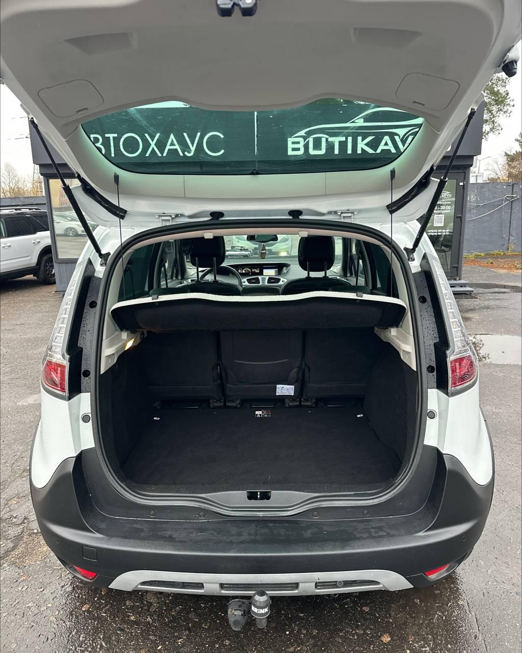 Renault Scenic III · 2-й рестайлинг , 2013 г., механика, дизель  - фото 10