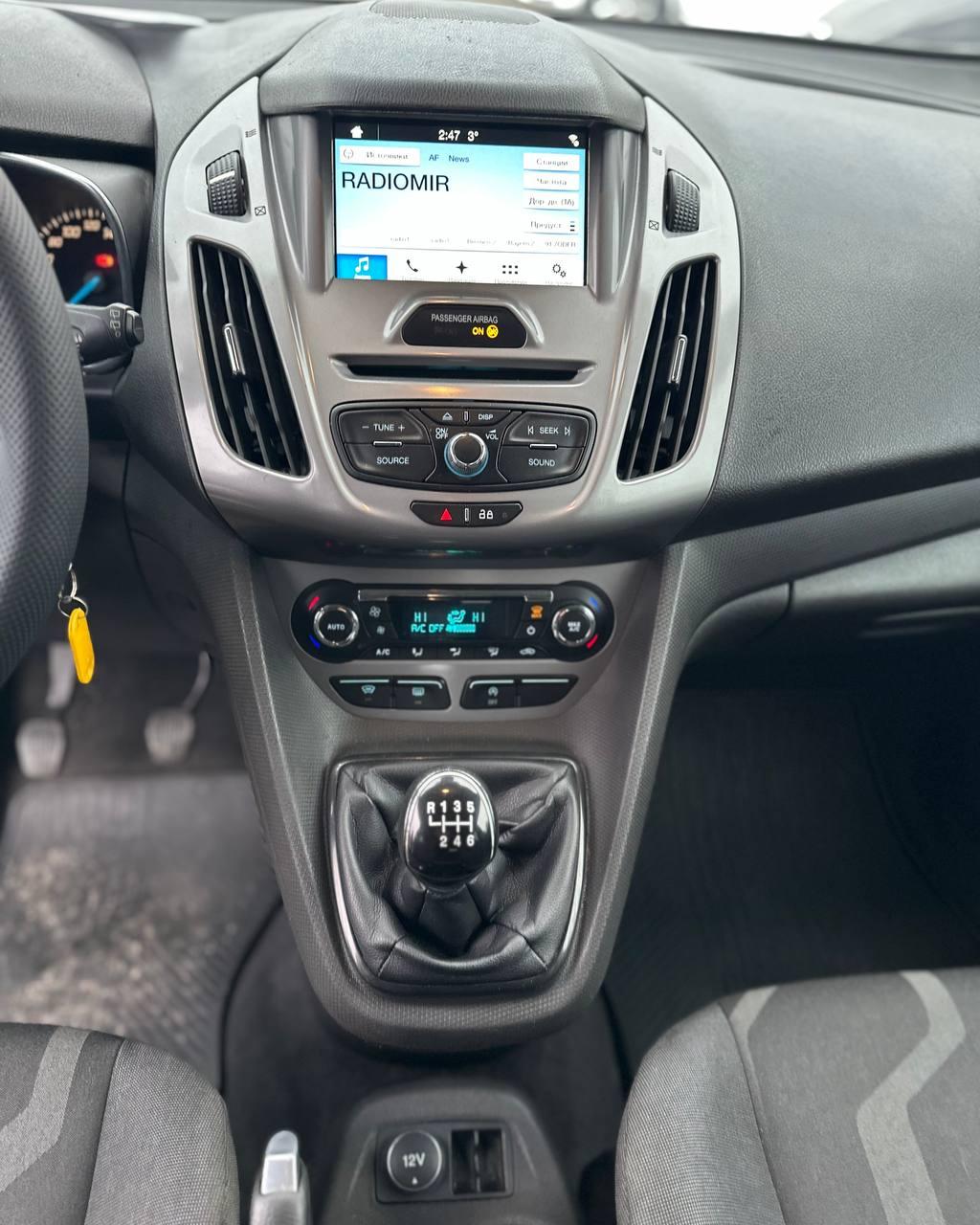 Ford Tourneo Connect II , 2017 г., механика, дизель - фото 9