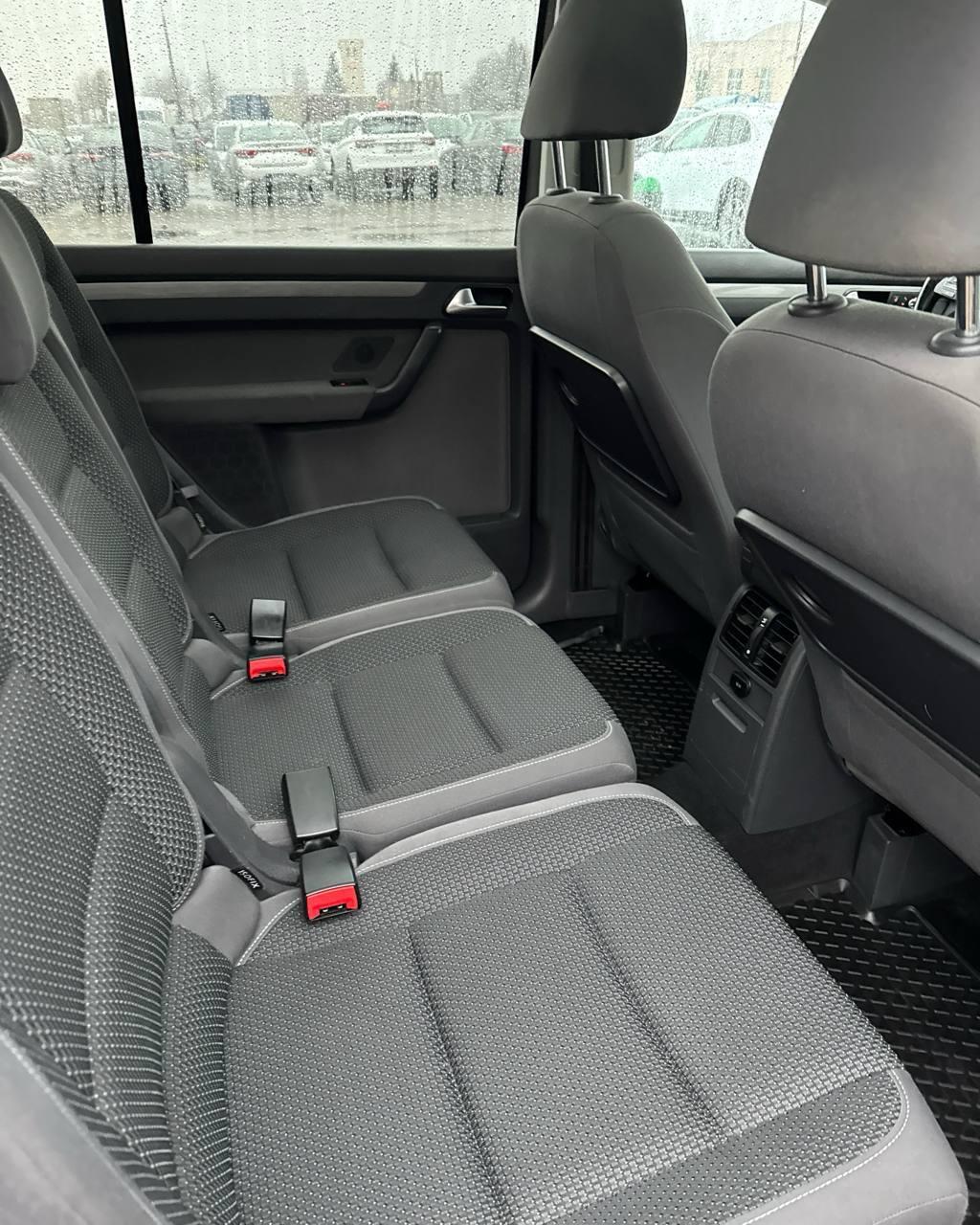 Volkswagen Touran I · 2-й рестайлинг , 2011 г., механика, дизель - фото 11