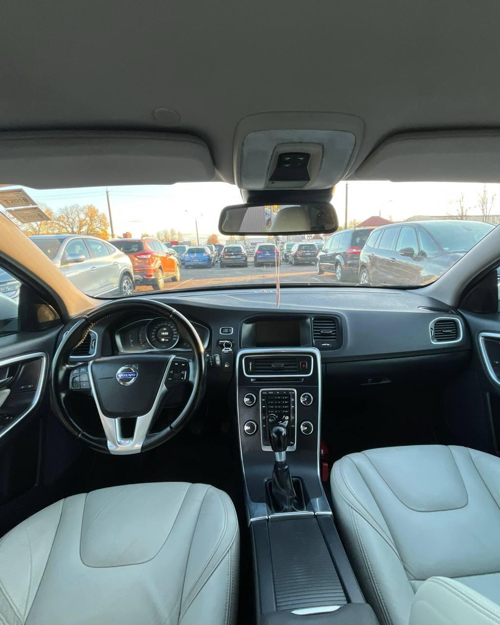 Volvo V60 I · Рестайлинг , 2014 г., механика, дизель - фото 9