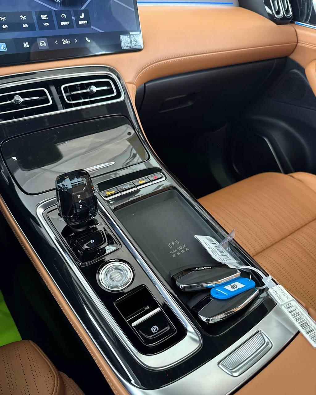 Geely Boyue L I · 2-й рестайлинг , 2025 г., робот, бензин - фото 14