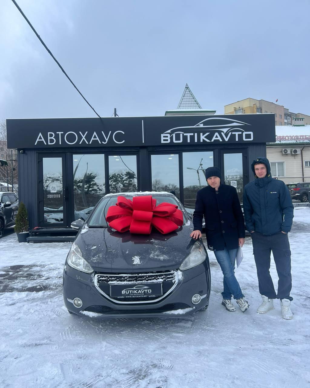 Peugeot 208 I , 2013 г., механика, бензин