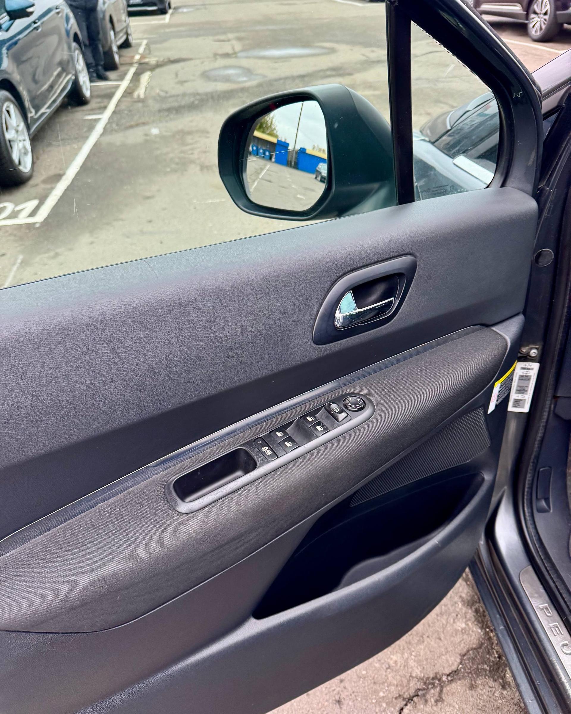 Peugeot 5008 I , 2010 г., механика, дизель  - фото 9