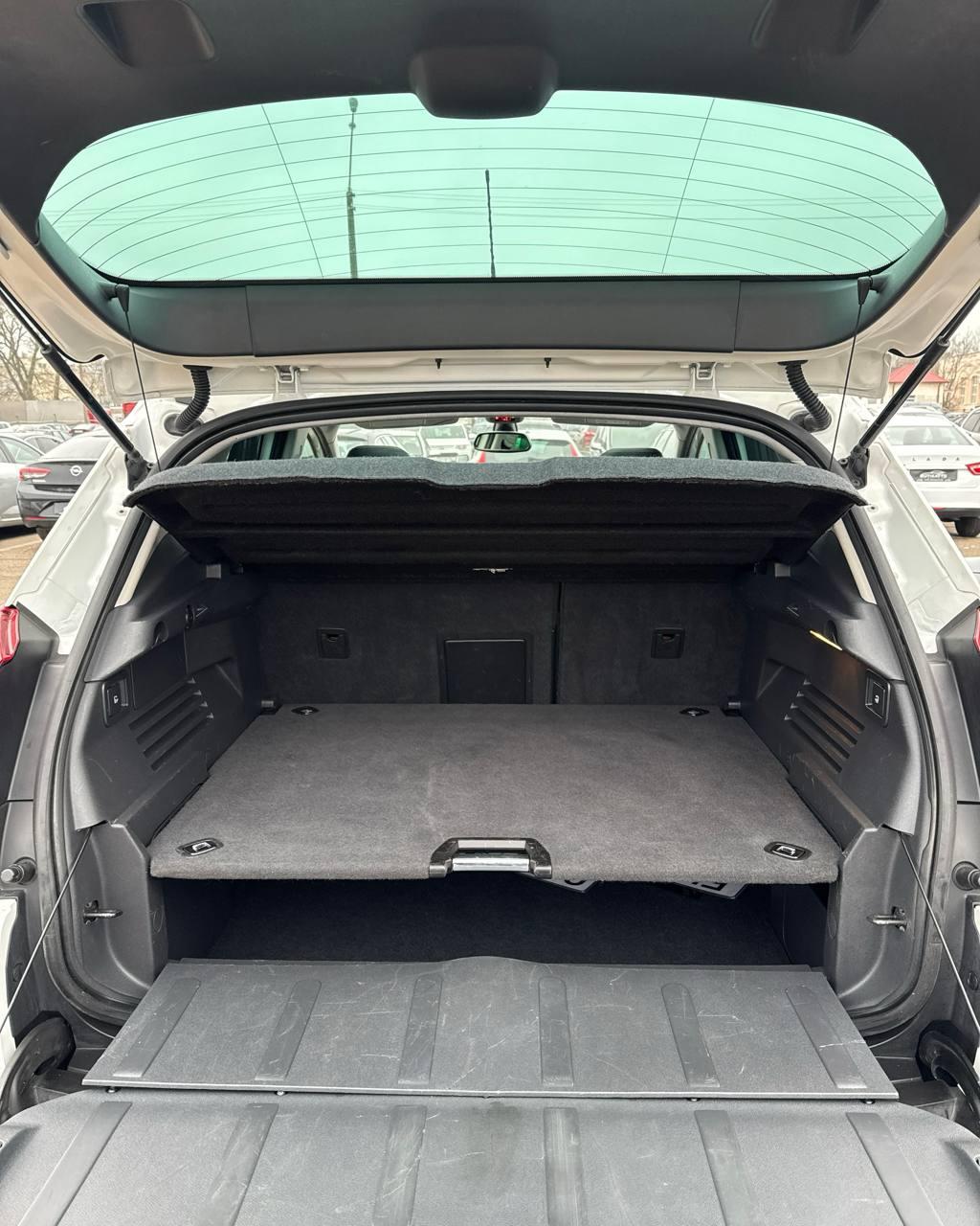 Peugeot 3008 I · Рестайлинг , 2015 г., механика, бензин - фото 14